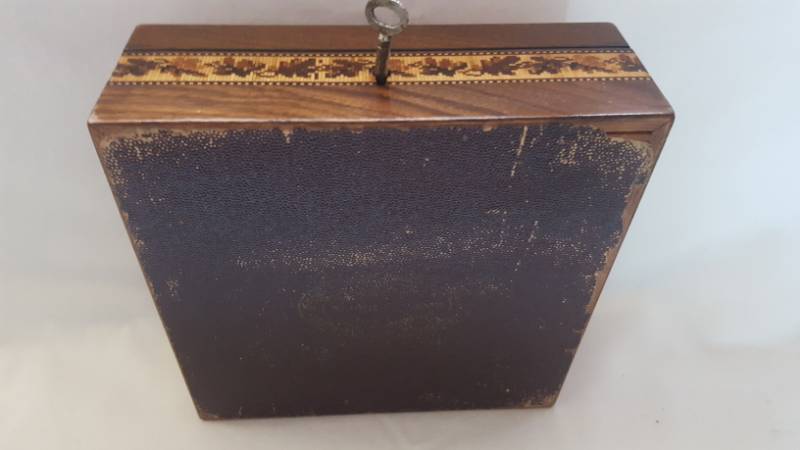 C.1870 Photograph On A Tunbridge Ware Box 